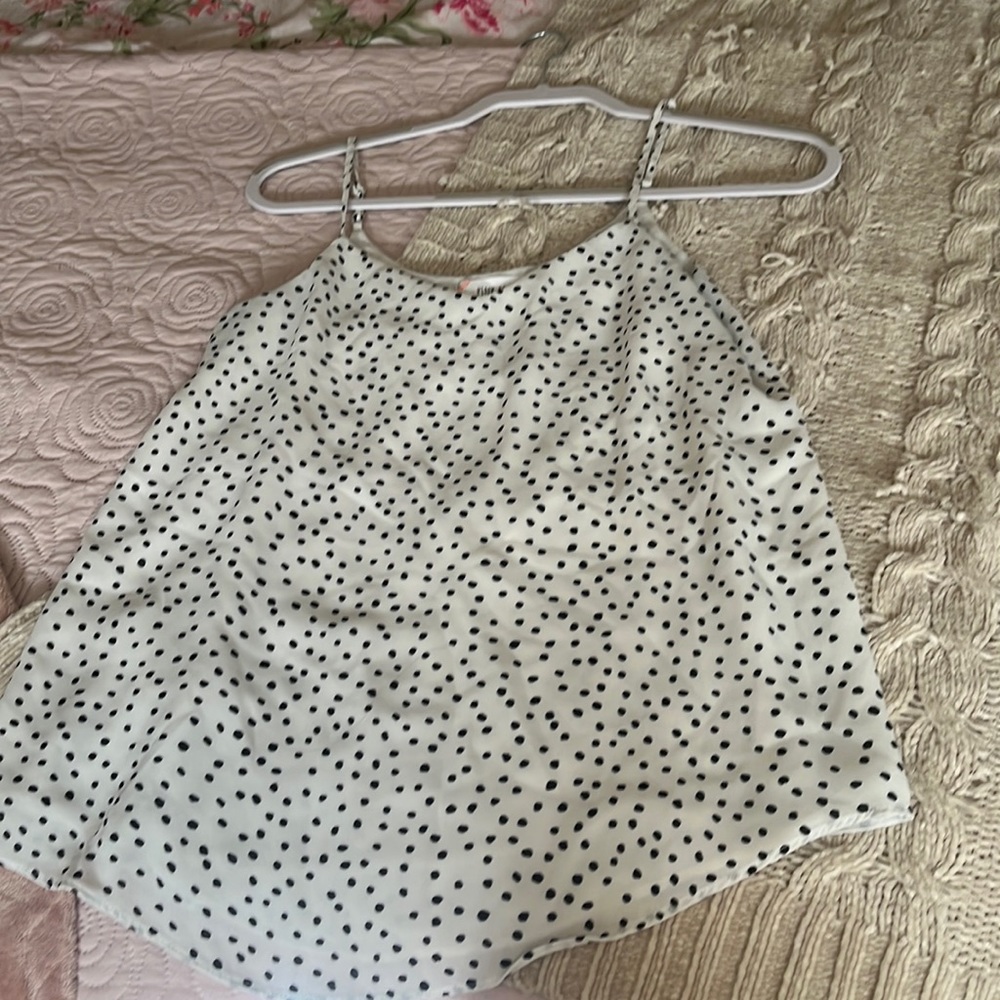 Whit/black polka dot tank